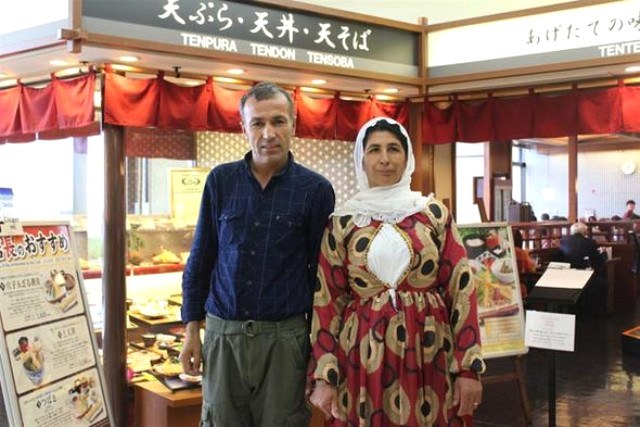 Şırnaklı çiftçi eşiyle birlikte dünyayı geziyor A24