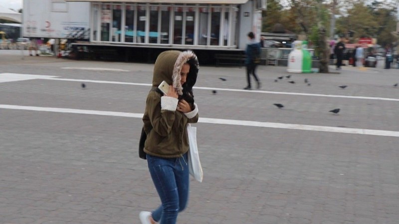 İstanbul'da gökyüzünü kara bulutlar kapladı A24