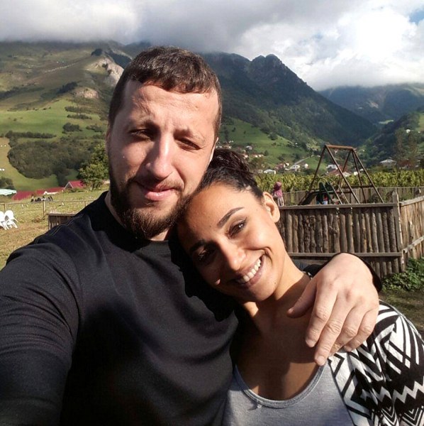 Yıldız Tilbe'nin neredeyse hiç bilinmeyen torunları Seyran ve Samira A24