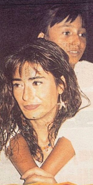 Yıldız Tilbe'nin neredeyse hiç bilinmeyen torunları Seyran ve Samira A24