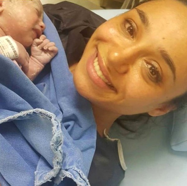 Yıldız Tilbe'nin neredeyse hiç bilinmeyen torunları Seyran ve Samira A24