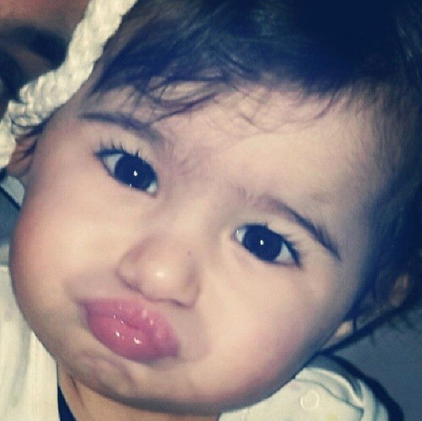 Yıldız Tilbe'nin neredeyse hiç bilinmeyen torunları Seyran ve Samira A24