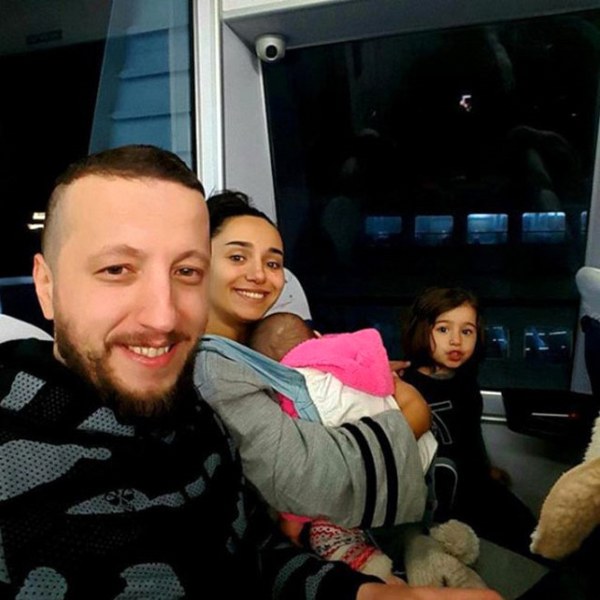 Yıldız Tilbe'nin neredeyse hiç bilinmeyen torunları Seyran ve Samira A24