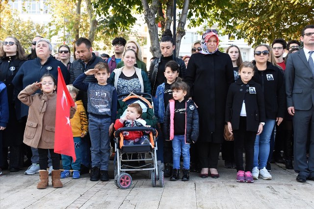 Bir 10 Kasım geleneği: 09.05'te hayat durdu A24