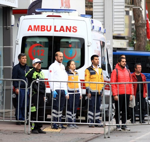 Bir 10 Kasım geleneği: 09.05'te hayat durdu A24