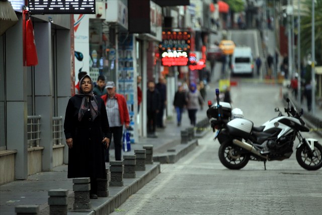 Bir 10 Kasım geleneği: 09.05'te hayat durdu A24
