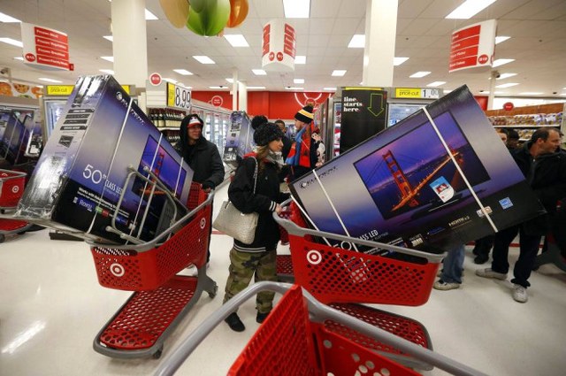 Tüm dünyada Black Friday çılgınlığından resimler görseller A24