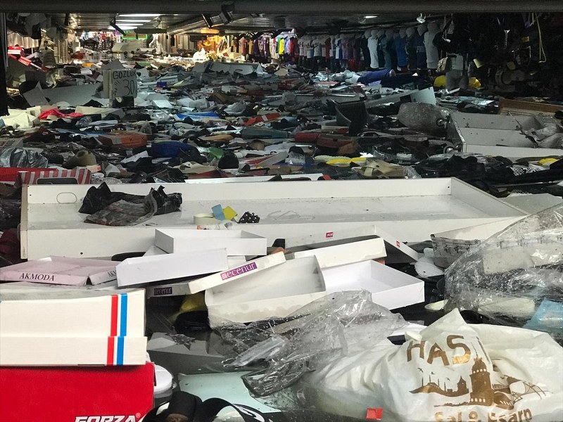 Yağmur sonrası İstanbul'dan şok manzaralar A24