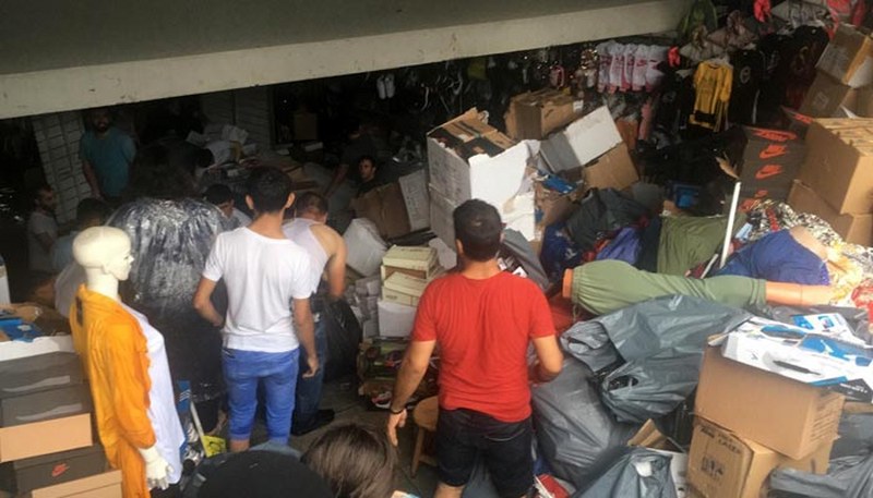 Yağmur sonrası İstanbul'dan şok manzaralar A24